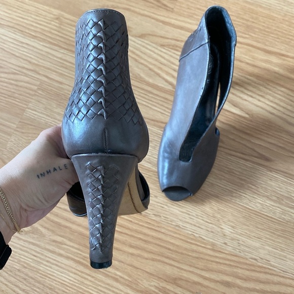 Elliott Lucca Alessandra Woven Cut-Out Leather Bootie - Picture 2 of 9